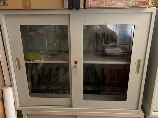 [引取り限定]鍵付き書庫