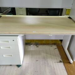 オフィス用品　事務机　キャビネット付き　ホワイト