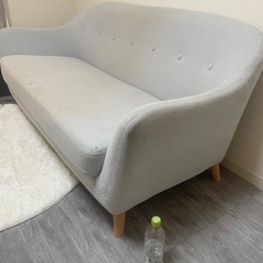 pcテーブル&2人掛けソファの画像