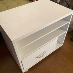 キャスター付きラックの画像