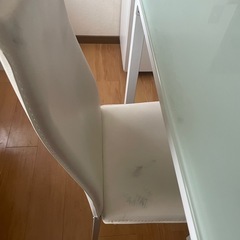 ダイニングテーブルの画像