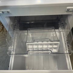2023年製　SHARPノンフロン2ドア冷蔵庫152L/ホワイト/付け替え両開き！の画像
