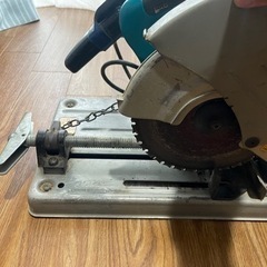 マキタ チップソー切断機 LC0700Fの画像