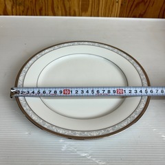 k1015606 未使用品 Noritake ノリタケ ディナー皿 箱あり レースゴールド ハンプシャープラチナ プレート  食器 コップ 皿 花柄 白 金彩 美品 中古 現状品の画像