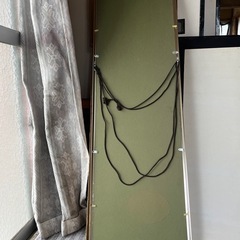 大きい縦長い額縁の画像