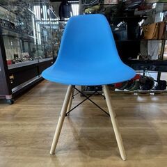 残り1台！定価10000円！新品同様 イームズ風 シェルチェア リプロダクト品 ブルー 青 椅子 椅子 ダイニングチェアー 北欧の画像
