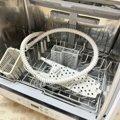 【激安】AQUA 電気食器洗い機 ADW-GM2 2020年製の画像