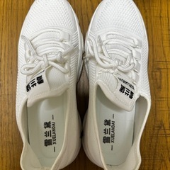 【新品】スニーカー　ホワイト　39.0の画像