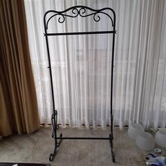 コート掛けとハンガーラックの画像