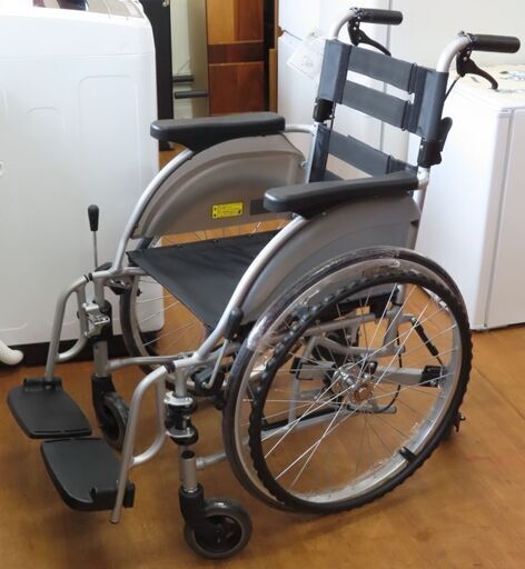 ♪MIKI/ミキ 自走式 車椅子 SKR-5 サスペンション 6輪 小回り♪