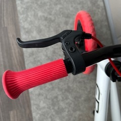 西松屋　足蹴りバイク　別売スタンド付きの画像