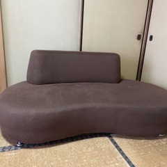 茶色いソファ