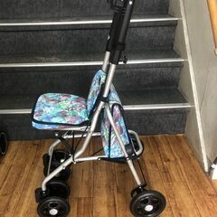 ▼値下げ▼シルバーカー エムズハウス 軽量 コンパクト シルバーカー プリエ  バラ柄  折りたたみ自立 参考価格16,275円🚚自社配送時💳代引き可🚚(現金、クレジット、スマホ決済対応)の画像
