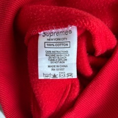 supremeパーカーの画像