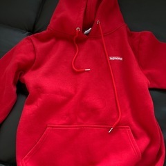 supremeパーカー