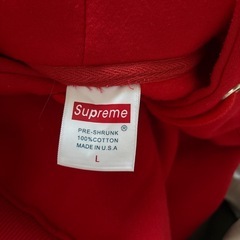 supremeパーカーの画像