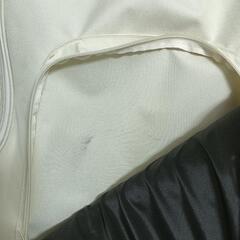 ほぼ未使用　ホワイト　ギターケース　持ち運び用の画像