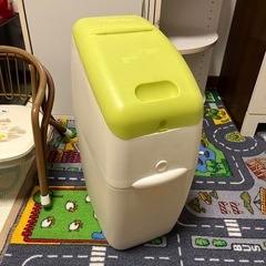 アップリカ消臭おむつ用ゴミ箱