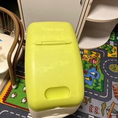 アップリカ消臭おむつ用ゴミ箱の画像