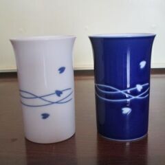 湯飲み・陶器製ゆのみ・（小花用花器・小花用花瓶）の画像