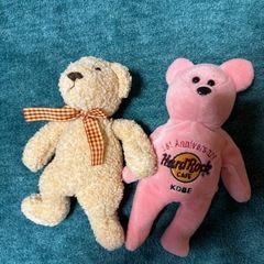 クマのぬいぐるみ3つ の画像