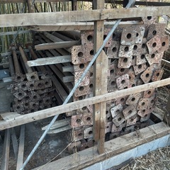 パイプサポート　建築現場用品の画像