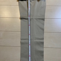 ユニクロ　ツータックチノパン　ベージュ　ウエスト73cm　の画像