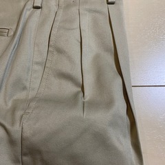 ユニクロ　ツータックチノパン　ベージュ　ウエスト73cm　の画像