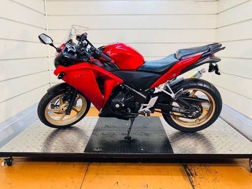 16702 km  ★始動動画あり★  ホンダ CBR250R MC41　中型 16702 km ☆始動動画あり☆ ホンダ CBR250R MC41 中型の通販はau PAY
