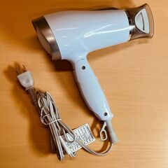 KOIZUMI ヘアドライヤー KHD-E940（エディオンモデル・ホワイト）2020年製の画像
