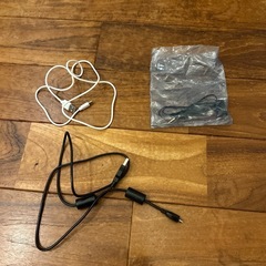 【新品】SONYイヤフォン & microUSBケーブル2本 の画像