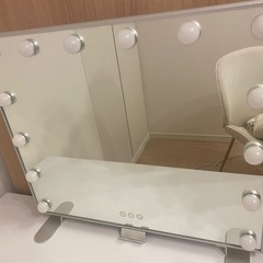【ドレッサー】女優ミラーとデスクセットです！