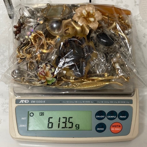 a1015601 ブローチ アクセサリー まとめ ペンダント パール 色石 宝石 コレクション レトロ 613.5g 中古品