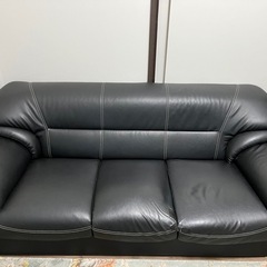 (引き渡し者決定済み)ソフトレザーソファ(モダンデコ)の画像