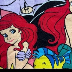 値下げしたよ！アリエル ディズニー 総柄 Tシャツの画像