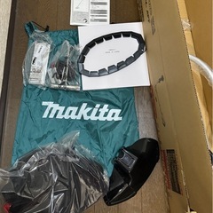マキタ 充電式草刈機本体のみ MUR190SD 新品未使用品！の画像