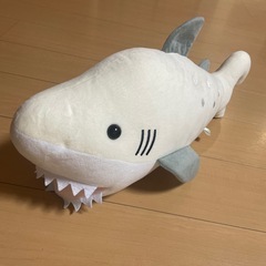サメのぬいぐるみの画像
