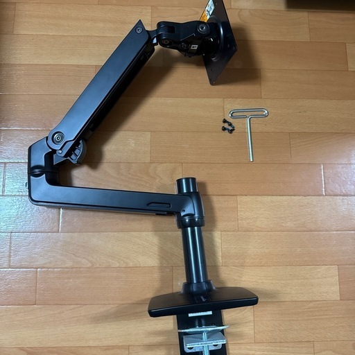 Amazon basic モニターアーム　ガスシリンダータイプ