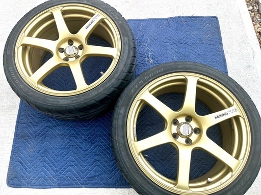 受付終了しますYOKOHAMA　AVS　モデルT6　18インチホイール4本セット　8J+45 PCD100　5穴　兵庫県から