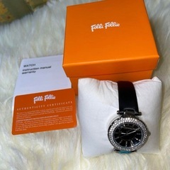 【定価4.5万円　新品　箱付き】Folli Folli 腕時計　キラキラの画像