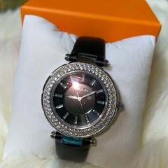 【定価4.5万円　新品　箱付き】Folli Folli 腕時計　キラキラの画像