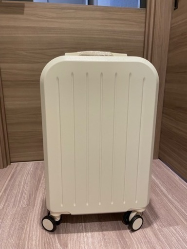 ⭐️新品⭐️ スーツケース　機内持ち込み可能
