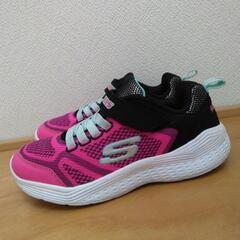 スニーカー　スケッチャーズ 　19cm