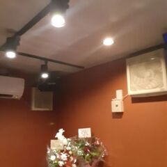 カラオケ・ワインバーAKINA - 地元のお店