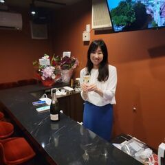 カラオケ・ワインバーAKINA − 東京都