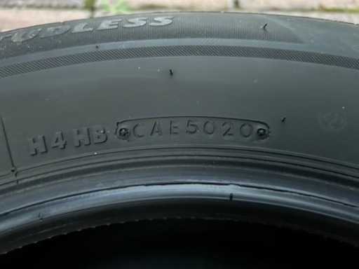 中古スタッドレスBS VRX2 215/65R16 ４本
