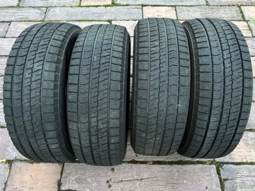 中古スタッドレスBS VRX2 215/65R16 ４本