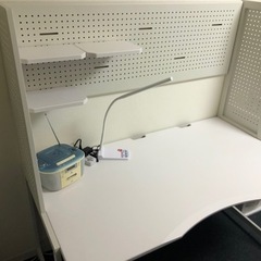 ニトリ　ゲーミングデスクGM009 142 WHの画像