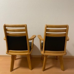 [現在、交渉中]　ダイニングチェア 回転式 2脚セットの画像