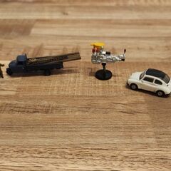 ミニカー　消防車　ショベルカー　トーマス　ドラえもん　ムーミン　の画像